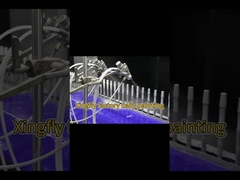 Công việc hàng ngày trong nhà máy: phun sơn nắp màu yêu cầu của khách hàng.